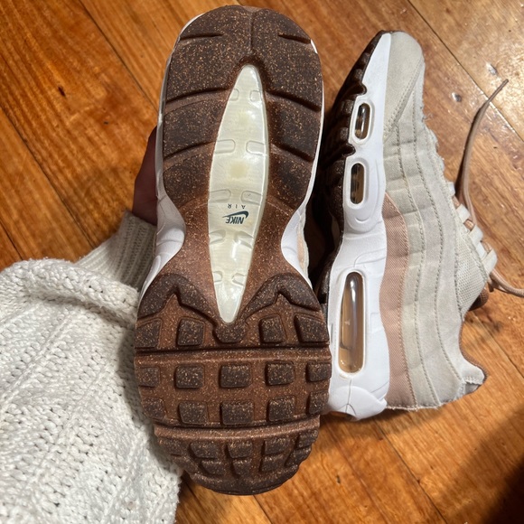 Nike with 3 uses - Picture 4 of 7